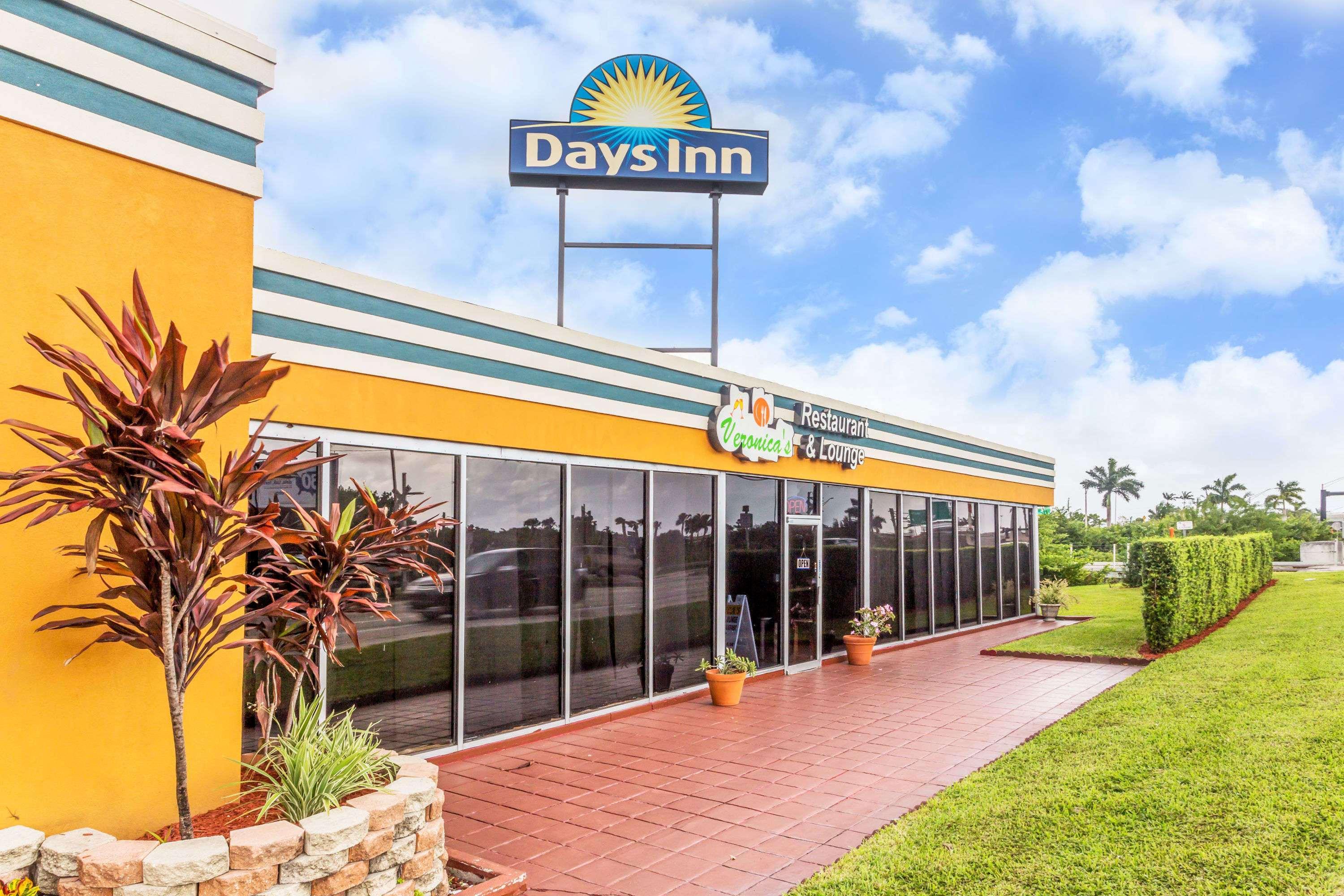 Days Inn By Wyndham Fort Lauderdale-Oakland Park Airport N Εξωτερικό φωτογραφία