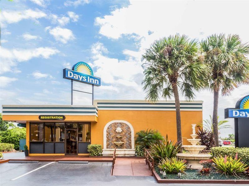 Days Inn By Wyndham Fort Lauderdale-Oakland Park Airport N Εξωτερικό φωτογραφία