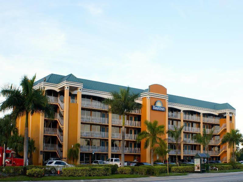 Days Inn By Wyndham Fort Lauderdale-Oakland Park Airport N Εξωτερικό φωτογραφία